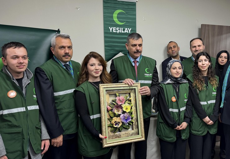 icisleri-bakani-mustafa-ciftci-rizedeki-temaslari-kapsaminda-merkeze-bagli-dortyol-koyundeki-rize-yesilay-yasam-kampusunun-acilis-torenine-katildi-1.jpg