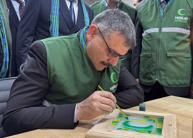 icisleri-bakani-mustafa-ciftci-rizedeki-temaslari-kapsaminda-merkeze-bagli-dortyol-koyundeki-rize-yesilay-yasam-kampusunun-acilis-torenine-katildi-2.jpg