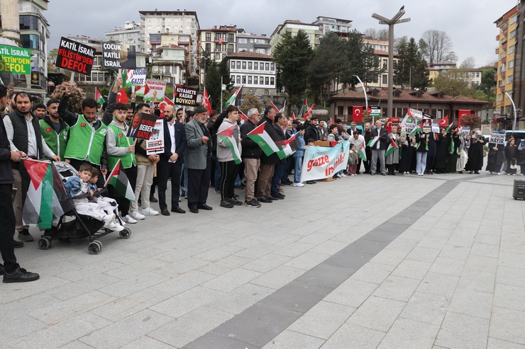 israilin-kuresel-sumud-filosuna-saldirisi-rizede-protesto-edildi-2.jpg