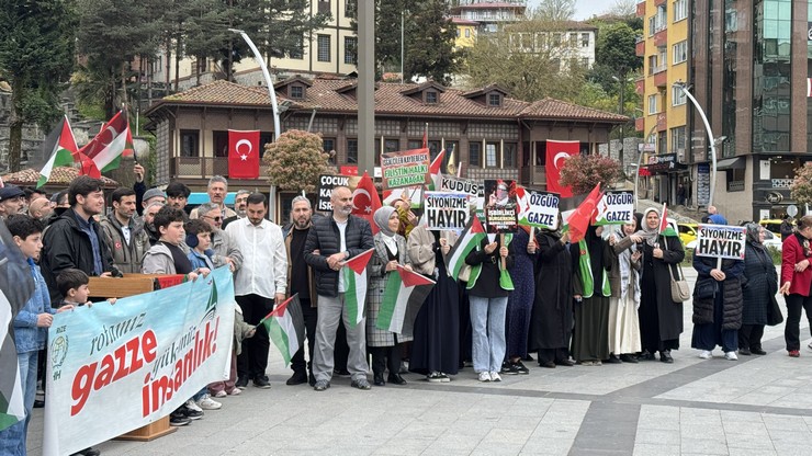 israilin-kuresel-sumud-filosuna-saldirisi-rizede-protesto-edildi-5.jpg