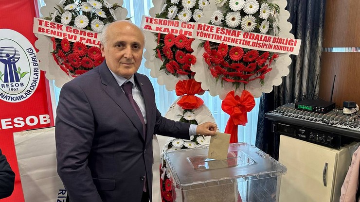 rize-esnaf-ve-sanatkarlar-odalar-birligi-resob-baskani-guven-aksoy-olagan-genel-kurulda-guven-tazeleyerek-yeniden-baskanliga-secildi-3-001.jpg