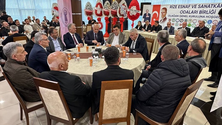 rize-esnaf-ve-sanatkarlar-odalar-birligi-resob-baskani-guven-aksoy-olagan-genel-kurulda-guven-tazeleyerek-yeniden-baskanliga-secildi-5.jpg