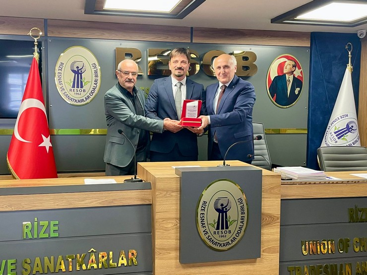 rize-esnafinda-guven-tazelemeye-dogru-aksoydan-birlik-ve-hizmet-mesaji-1.jpg