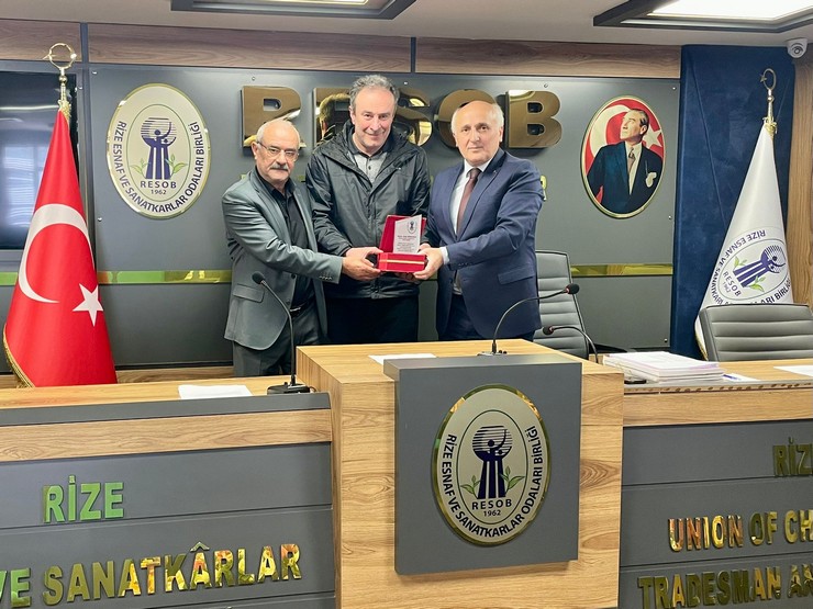 rize-esnafinda-guven-tazelemeye-dogru-aksoydan-birlik-ve-hizmet-mesaji-4.jpg