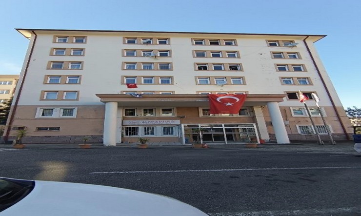 rizede-saglik-tesisleri-hiz-kesmeden-yenileniyor-10.jpg