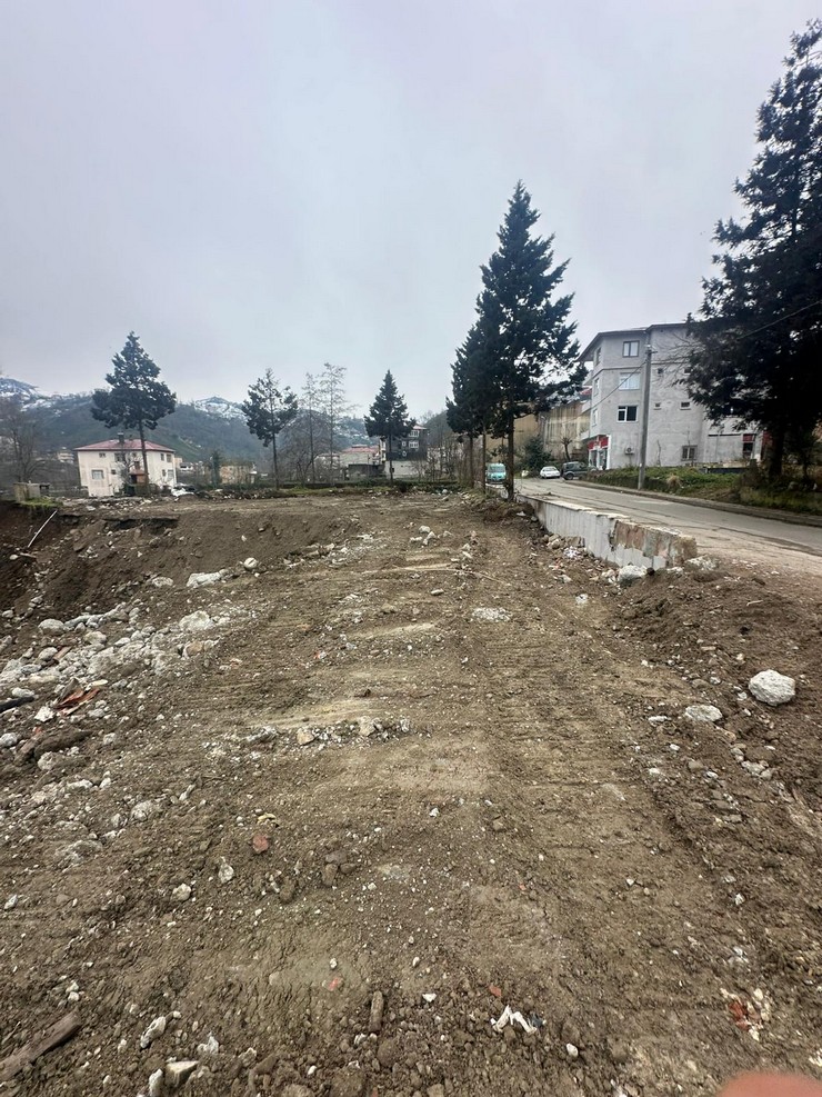rizede-saglik-tesisleri-hiz-kesmeden-yenileniyor-8.jpg
