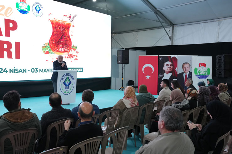 rize-kitap-fuarinda-cifte-standart-iddiasi-ihsan-sureyya-sirmaya-yapilan-muamele-tepki-cekti.jpg