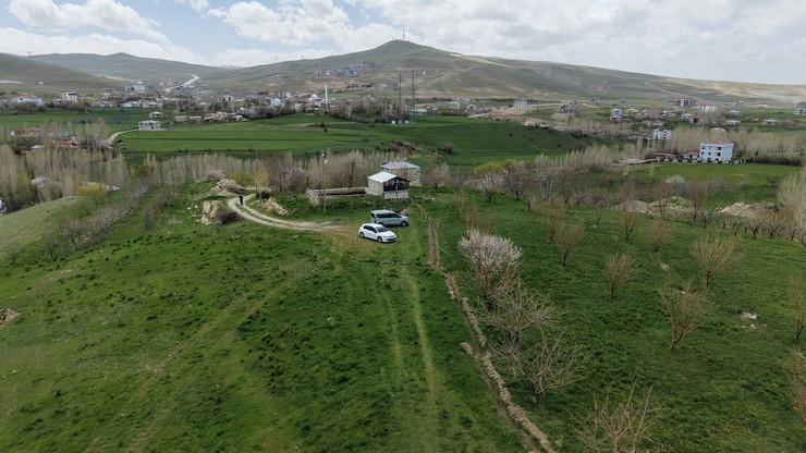 rizede-gordu-vanda-uyguladi-teleferik-sistemi-ile-bahcesine-40-dakika-yerine-40-saniyede-ulasiyor-7.jpg