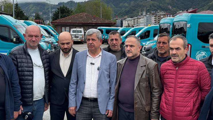 rizede-sehir-ici-ulasimda-koklu-bir-degisiklige-gidildi-s-s-44-nolu-motorlu-tasiyicilar-kooperatifi-fesh-edilerek-s-s-82-nolu-taksi-dolmus-kooperatifi-ile-birlesti.jpg