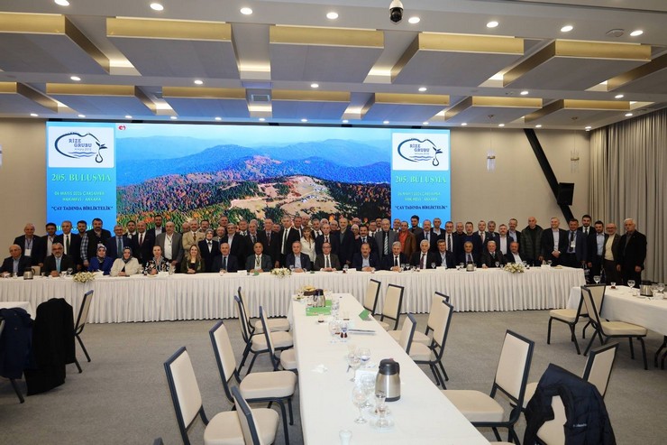 ankarada-rize-ruzgari-vali-baydas-rizeli-burokrat-ve-akademisyenlerle-bulustu-5.jpg