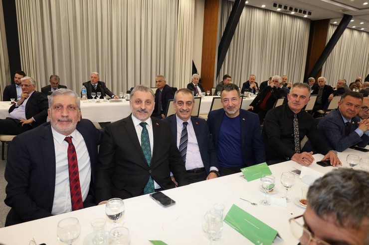 ankarada-rize-ruzgari-vali-baydas-rizeli-burokrat-ve-akademisyenlerle-bulustu-7.jpg