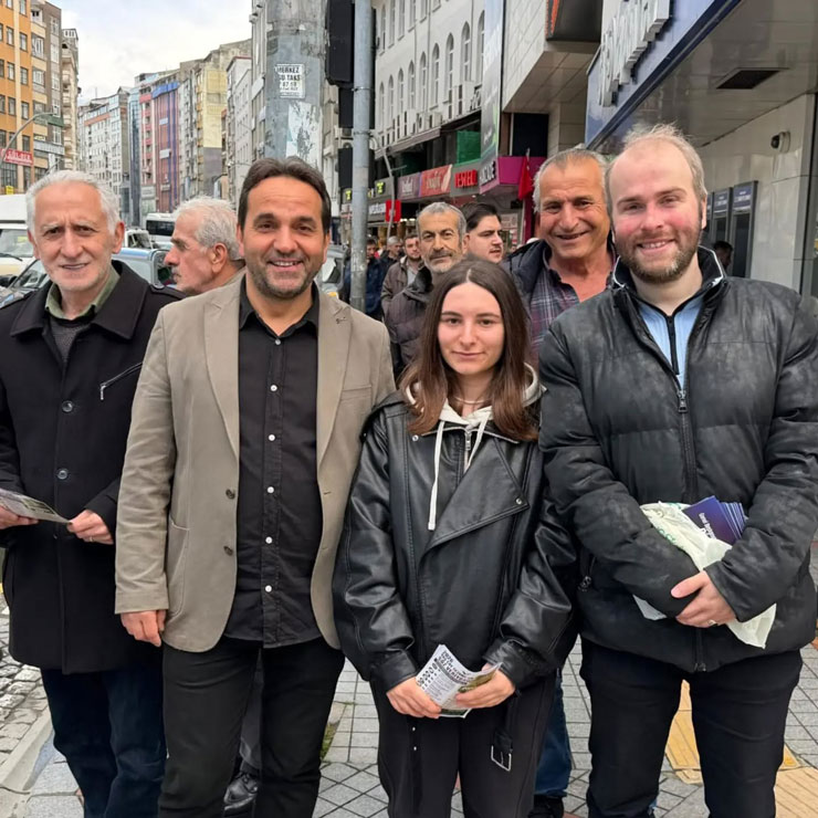chp-rizede-sahaya-indi-ozgur-ozelin-rize-mitingine-yogun-ilgi-bekleniyor.jpg