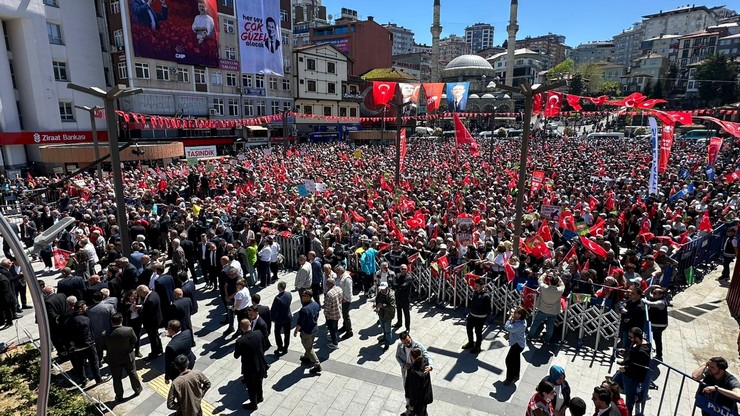 chp-genel-baskani-ozgur-ozelin-rizede-katildigi-cay-mitingi-basladi-3.jpg