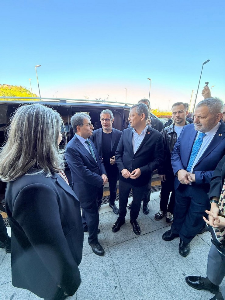 cumhuriyet-halk-partisi-chp-genel-baskani-rizedse-11.jpg