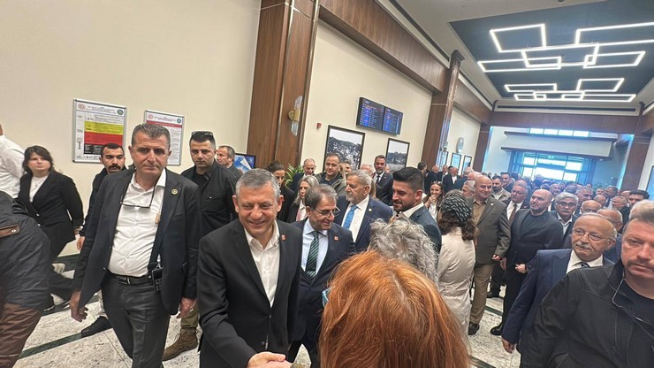 cumhuriyet-halk-partisi-chp-genel-baskani-rizedse-7.jpg