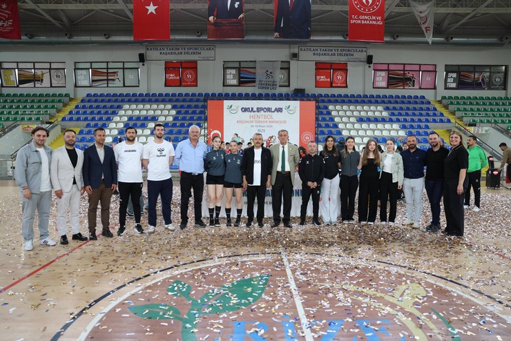 rizede-hentbol-soleni-turkiye-sampiyonlari-belli-oldu-1.jpg