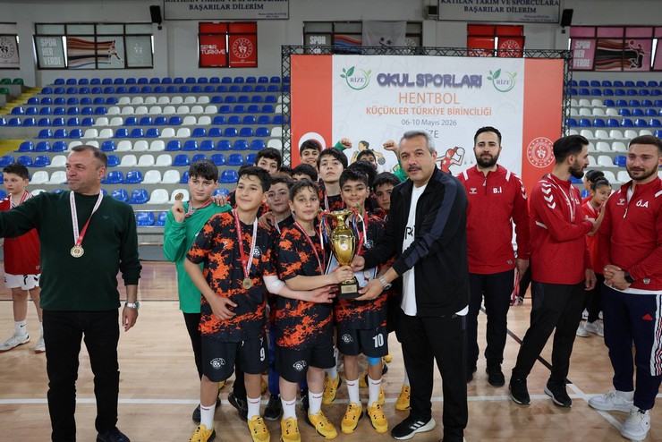 rizede-hentbol-soleni-turkiye-sampiyonlari-belli-oldu-5.jpg