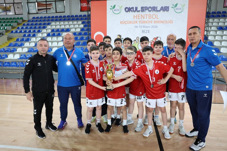 rizede-hentbol-soleni-turkiye-sampiyonlari-belli-oldu-7.jpg
