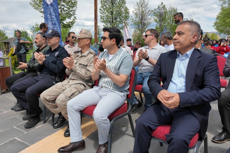 bingolde-duzenlenen-kano-yarislarinda-rize-firtinasi-esti-erkekler-ve-karma-kategoride-birincilik-kizlar-ve-karma-kategoride-ikincilik-ve-erkekler-kategorisinde-ucunculuk-12.jpg