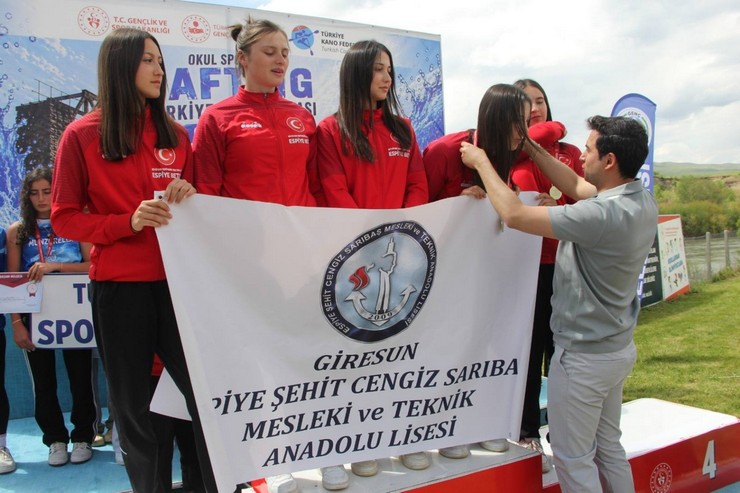 bingolde-duzenlenen-kano-yarislarinda-rize-firtinasi-esti-erkekler-ve-karma-kategoride-birincilik-kizlar-ve-karma-kategoride-ikincilik-ve-erkekler-kategorisinde-ucunculuk-6.jpg