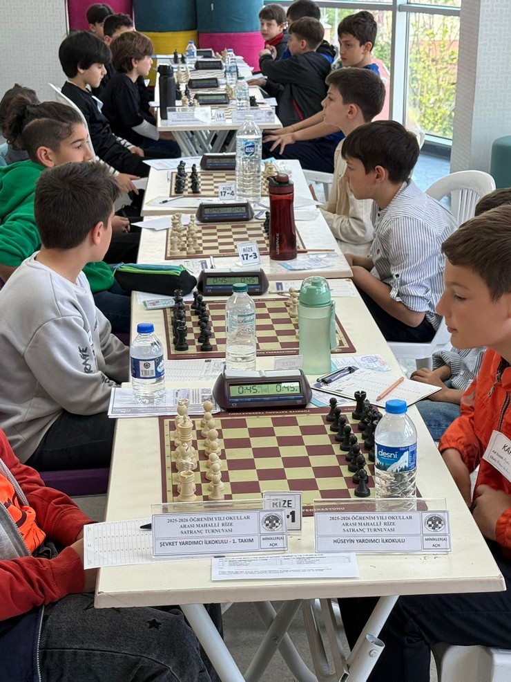 rizede-duzenlenen-okul-sporlari-satranc-minikler-a-genel-il-birinciligi-tarihi-bir-katilimla-sona-erdi-4.jpg