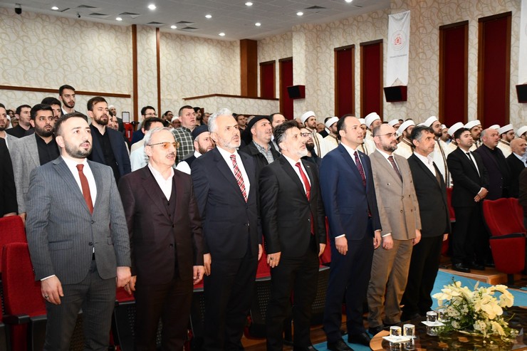 diyanet-akademisi-baskanligi-rize-muftu-yusuf-karali-dini-yuksek-ihtisas-merkezinde-15-donem-mezuniyet-heyecani-yasandi-10.jpg