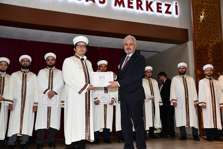 diyanet-akademisi-baskanligi-rize-muftu-yusuf-karali-dini-yuksek-ihtisas-merkezinde-15-donem-mezuniyet-heyecani-yasandi-4.jpg