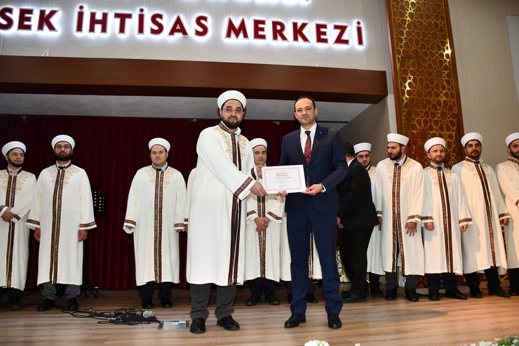 diyanet-akademisi-baskanligi-rize-muftu-yusuf-karali-dini-yuksek-ihtisas-merkezinde-15-donem-mezuniyet-heyecani-yasandi-6.jpg