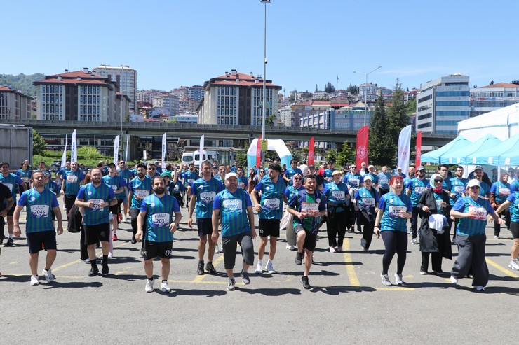 rizede-19-mayis-ataturku-anma-genclik-ve-spor-bayrami-etkinlikleri-kapsaminda-yesil-mavi-halk-kosusu-gerceklestirildi-1.jpg