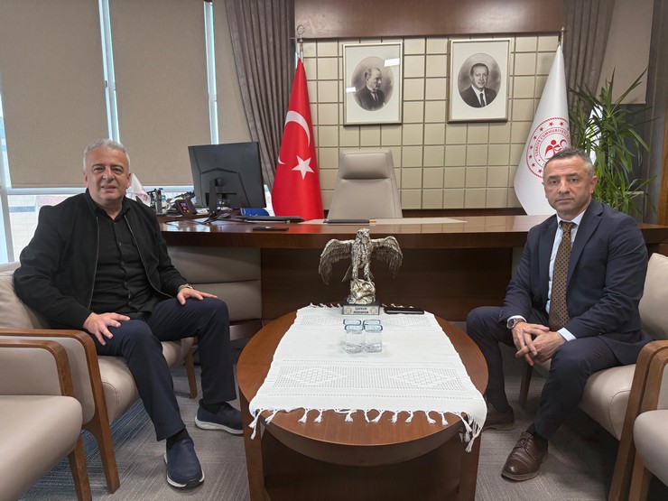 gazeteci-yazar-selim-serdar-denizalp-rize-genclik-ve-spor-il-muduru-ramazan-ozturk.jpg
