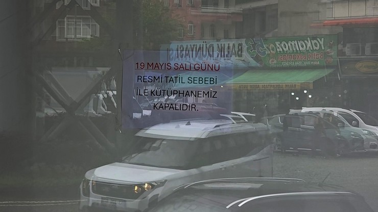rizede-19-mayis-resmi-tatilinde-il-halk-kutuphanesinin-kapali-olmasi-nedeniyle-ders-calisacak-sessiz-ortam-bulamayan-yks-adaylari-yoneldikleri-genclik-merkezi-kutupha-5.jpg