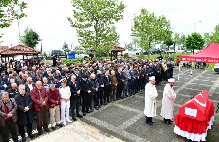 trabzonun-surmene-ilcesinde-vefat-eden-kibris-gazisi-nevzat-cihanin-cenazesi-topraga-verildi-4.jpg