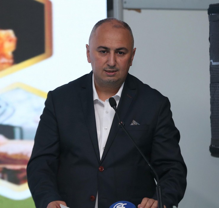 turkiye-ari-yetistiricileri-merkez-birligince-duzenlenen-16-dunya-ari-gunu-rizede-gerceklestirildi-9.jpg