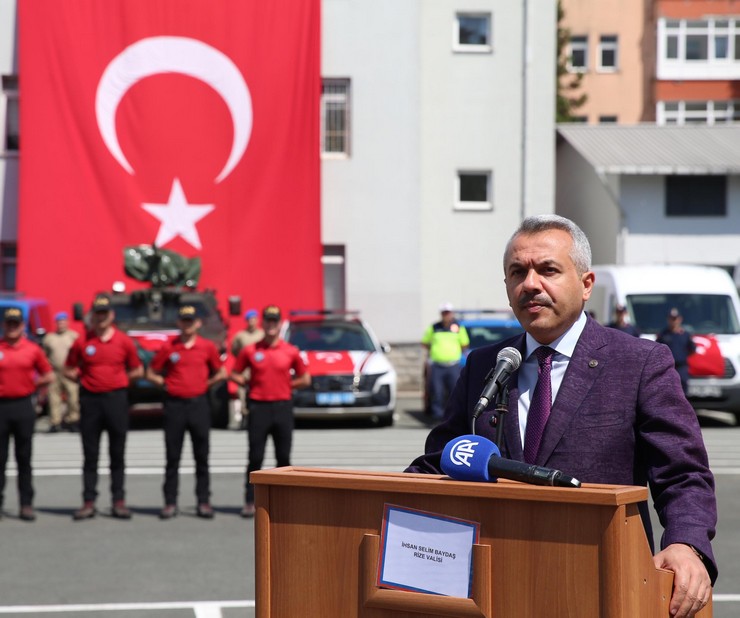 rizede-temsili-askerlik-uygulamasi-kapsaminda-duzenlenen-torenle-engelli-gencler-bir-gunlugune-asker-oldu-ozel-gereksinimli-bireyler-mutluluklarini-aileleriyle-paylas.jpg