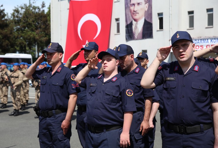 rizede-temsili-askerlik-uygulamasi-kapsaminda-duzenlenen-torenle-engelli-gencler-bir-gunlugune-asker-oldu-ozel-gereksinimli-bireyler-mutluluklarini-aileleriyle-paylasti-1.jpg