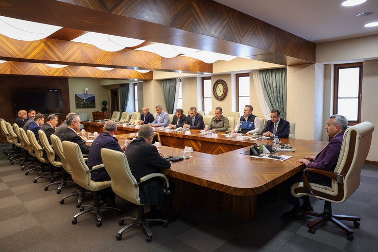 rizede-turizm-cay-ve-bayram-hazirliklari-masaya-yatirildi-1.jpg