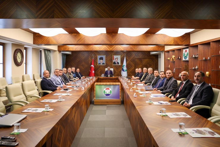 rizede-turizm-cay-ve-bayram-hazirliklari-masaya-yatirildi-2.jpg
