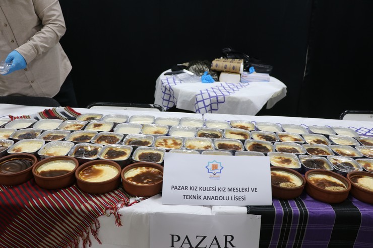 rizede-turk-mutfagi-haftasi-etkinlikleri-kapsaminda-cografi-isaretli-urunler-ve-ilcelerden-gelen-yoreye-ozgu-hazirlanan-yemeklerin-tanitimi-yapildi-3.jpg