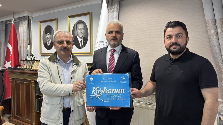 rize-kuran-egitim-merkezi-ogrencileri-harcliklarindan-biriktirdikleri-katkilari-bir-araya-getirerek-turkiye-diyanet-vakfi-araciligiyla-kurban-bagisinda-bulundu-1.jpg