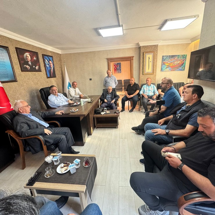deva-partisi-genel-baskan-yardimcisi-ve-istanbul-milletvekili-hasan-karal-kurban-bayraminin-ilk-gununde-memleketi-rizede-vatandaslarla-bir-araya-geldi-3.jpg
