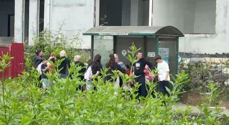 antalyada-duzenlenen-festivalden-donen-yabanci-uyruklu-plakali-yolcu-otobusu-trabzonun-surmene-ilcesinde-kaza-yapti-elektrik-diregini-devirerek-yaklasik-150-metre-su.jpg