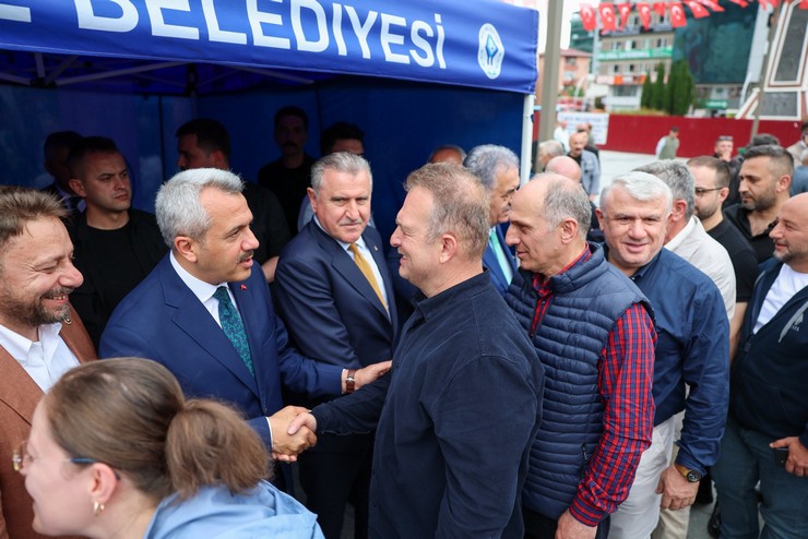 rizede-kurban-bayrami-dolayisiyla-geleneksel-bayramlasma-programi-duzenlendi-10.jpg