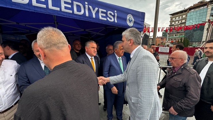 rizede-kurban-bayrami-dolayisiyla-geleneksel-bayramlasma-programi-duzenlendi-11.jpg