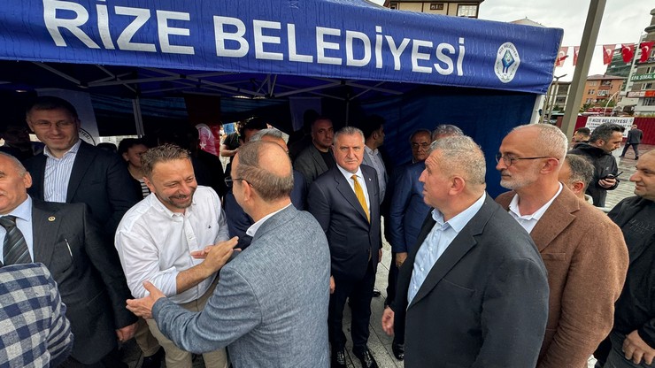 rizede-kurban-bayrami-dolayisiyla-geleneksel-bayramlasma-programi-duzenlendi-12.jpg
