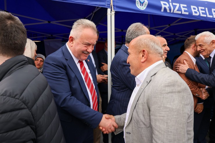 rizede-kurban-bayrami-dolayisiyla-geleneksel-bayramlasma-programi-duzenlendi-2.jpg