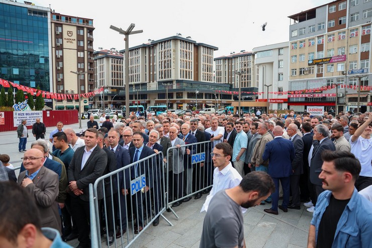 rizede-kurban-bayrami-dolayisiyla-geleneksel-bayramlasma-programi-duzenlendi-9.jpg