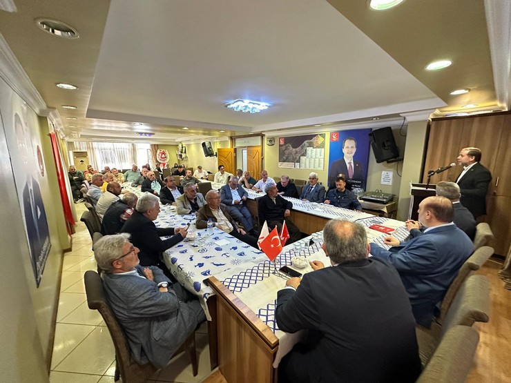 yeniden-refah-partisi-rize-il-baskanligi-kurban-bayrami-vesilesiyle-hem-bayramlasma-torenini-hem-de-aylik-il-divan-toplantisini-parti-binasinda-gerceklestirdi-3-001.jpg