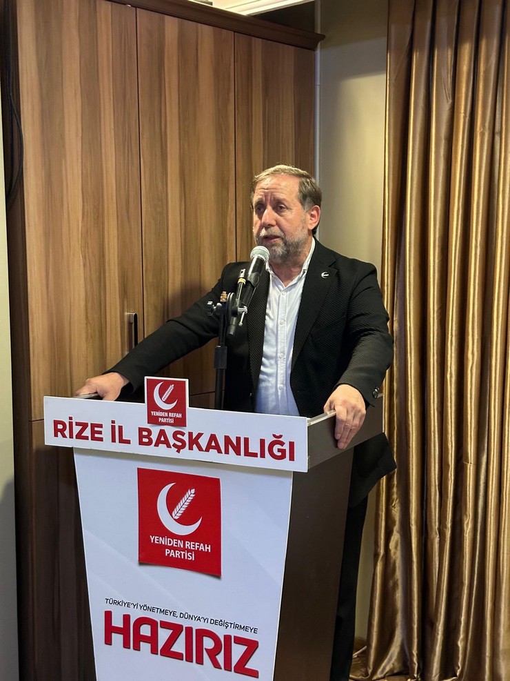 yeniden-refah-partisi-rize-il-baskanligi-kurban-bayrami-vesilesiyle-hem-bayramlasma-torenini-hem-de-aylik-il-divan-toplantisini-parti-binasinda-gerceklestirdi-5.jpg