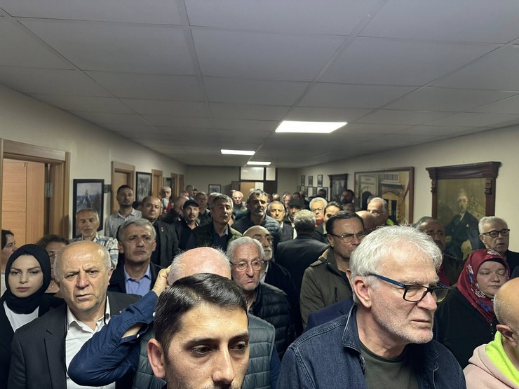 cumhuriyet-halk-partisi-chp-rize-il-baskanligi-tarafindan-parti-binasinda-geleneksel-bayramlasma-programi-duzenlendi-2.jpg