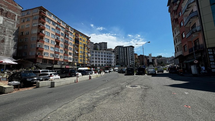 adi-yenikoy-kendi-ortacag-cumhurbaskani-erdoganin-memleketinde-mahalleli-ortacag-goruntusunden-kurtarilmayi-bekliyor-22-001.jpg